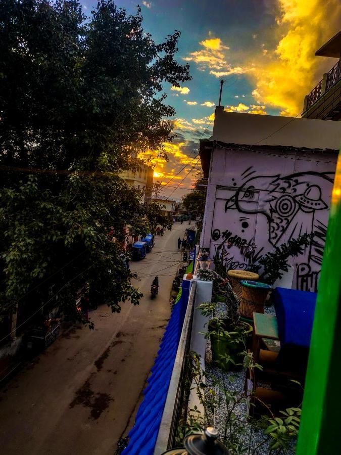 Unplan By Tatsat Hostel ริชิเคช ภายนอก รูปภาพ
