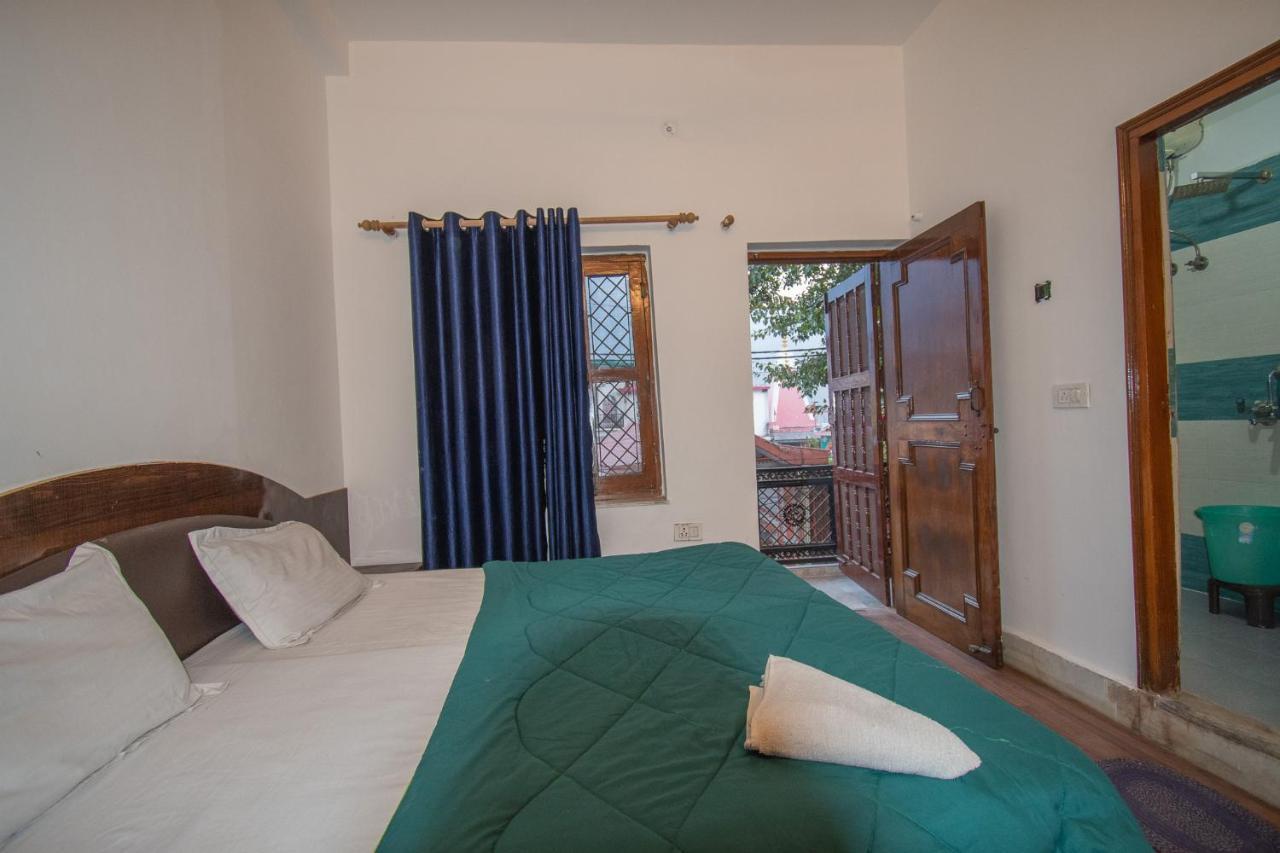 Unplan By Tatsat Hostel ริชิเคช ภายนอก รูปภาพ